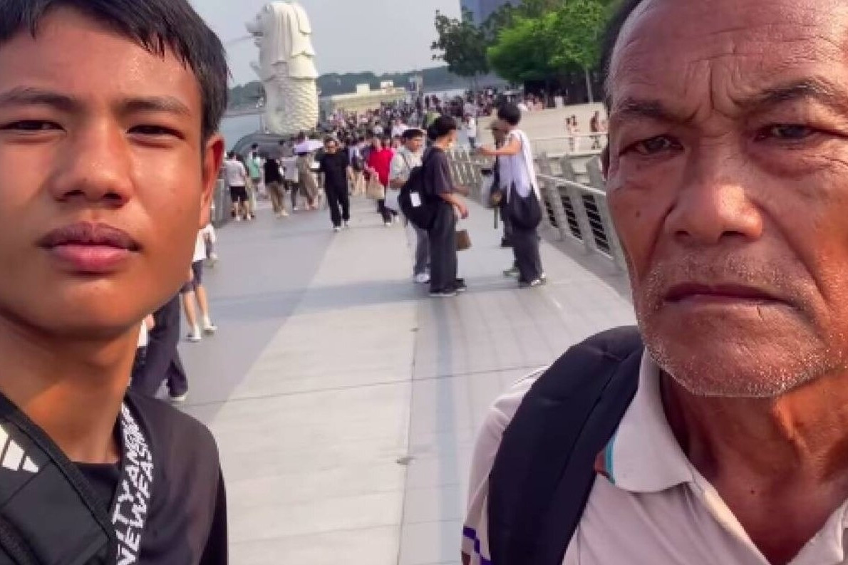 Thiếu niên 16 tuổi vượt 2.000km đưa ông nội đến Singapore thực hiện ước mơ