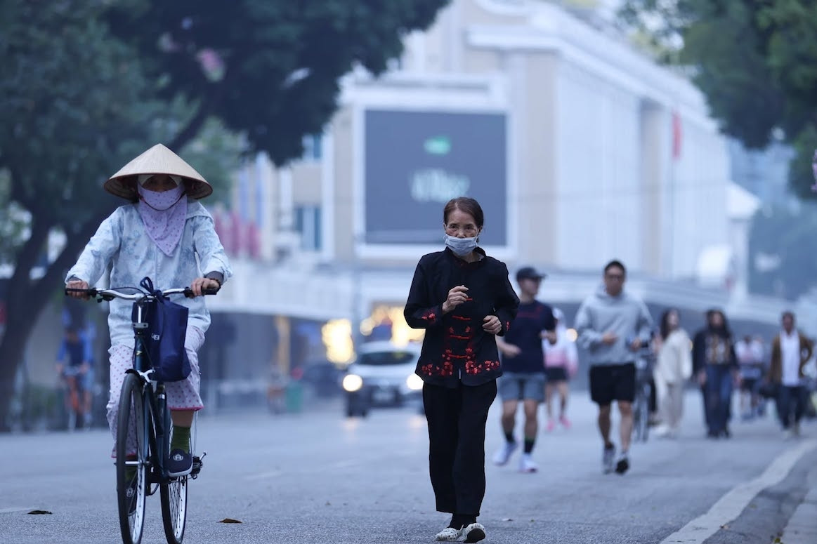 Vì sao càng đi bộ khớp gối càng đau nhức?