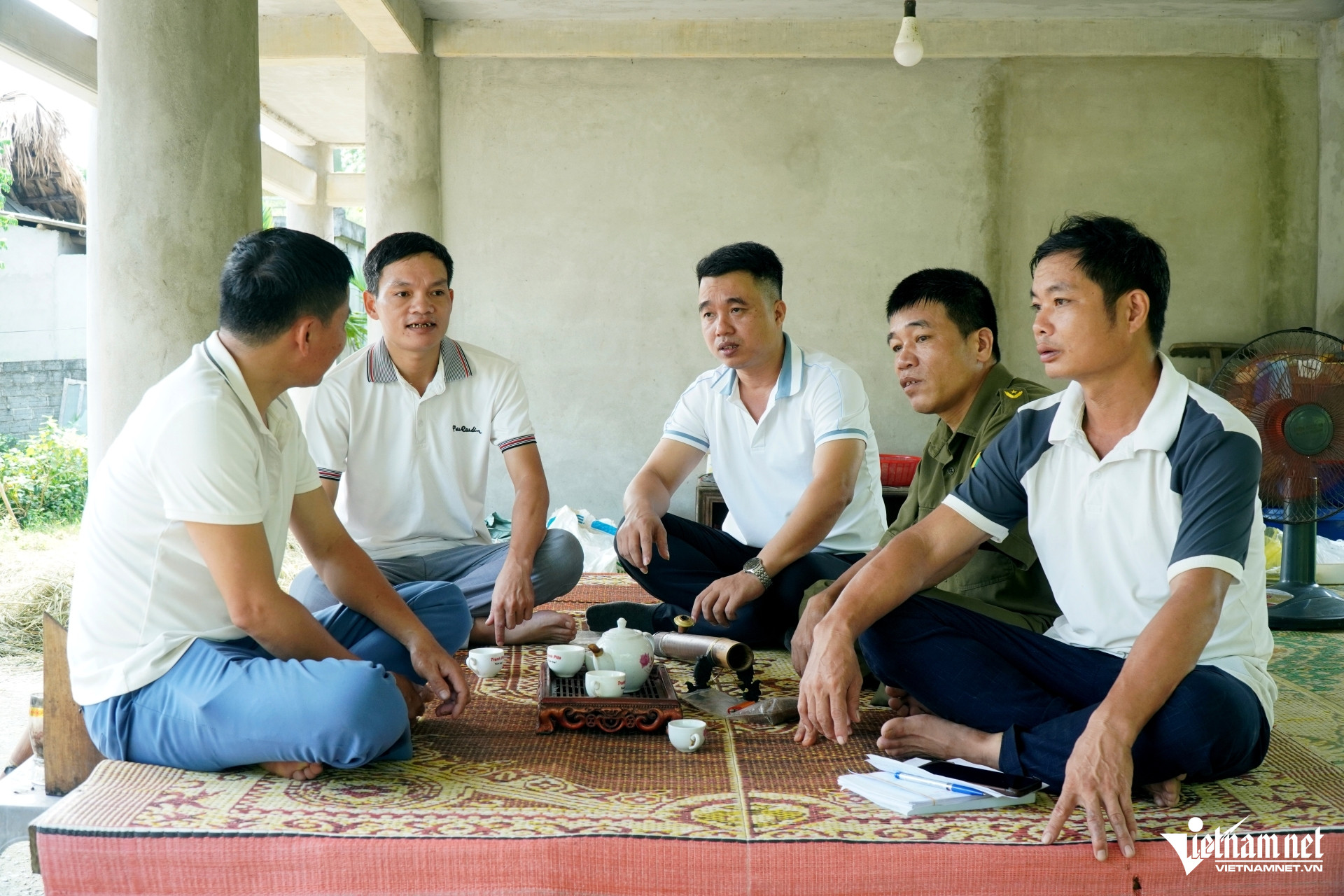 W-a1Những người đứng sau dịch.JPG.jpg