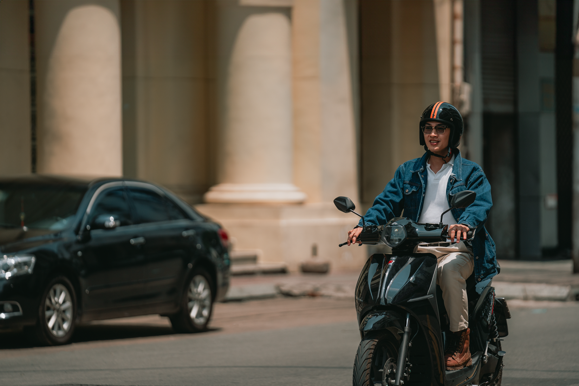 Xe máy điện và bài toán thích ứng với giao thông Việt Nam