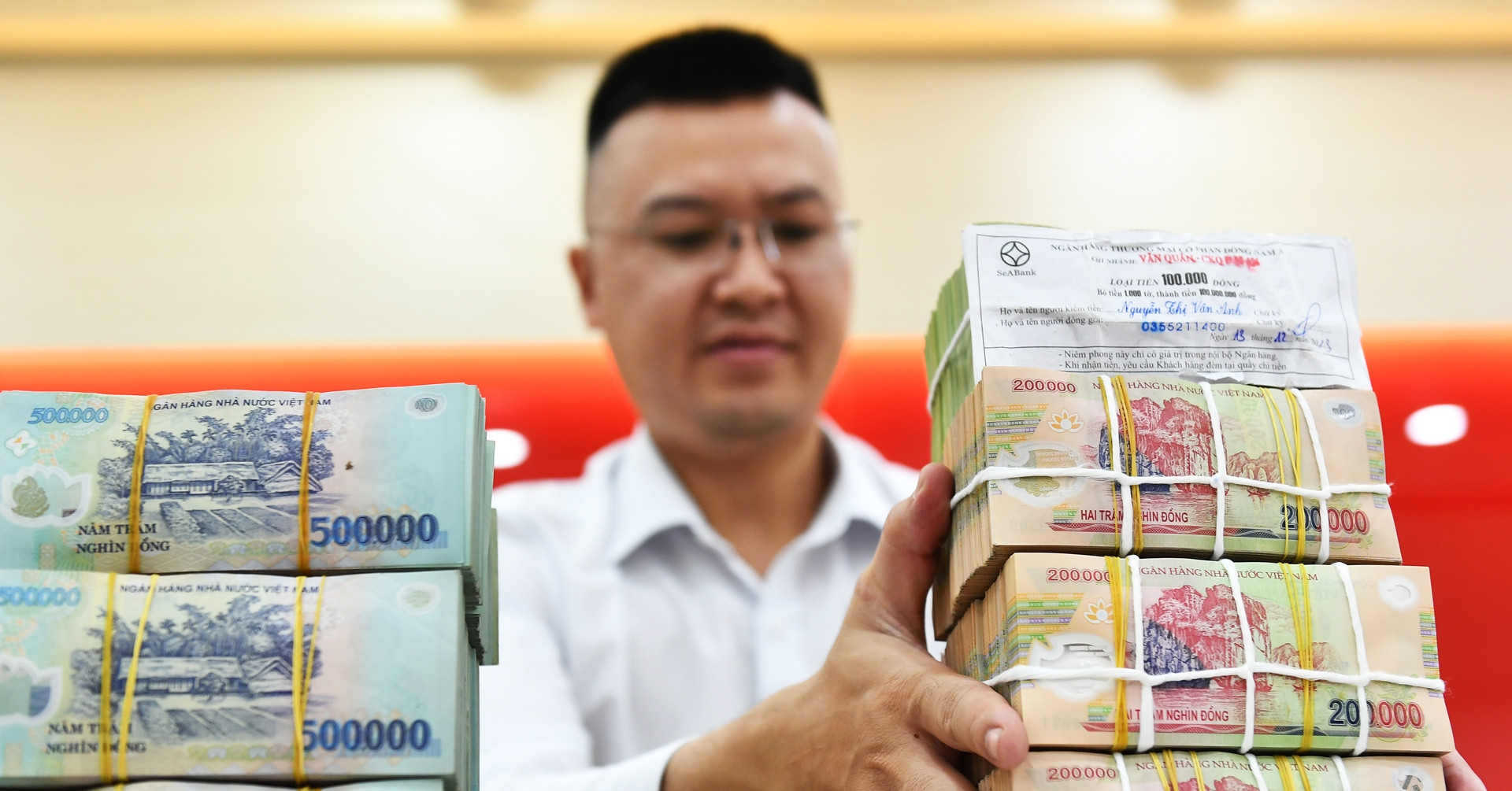 Lãi suất ngân hàng hôm nay 14/10/2026: Lãi suất liên ngân hàng giảm kỳ hạn ngắn
