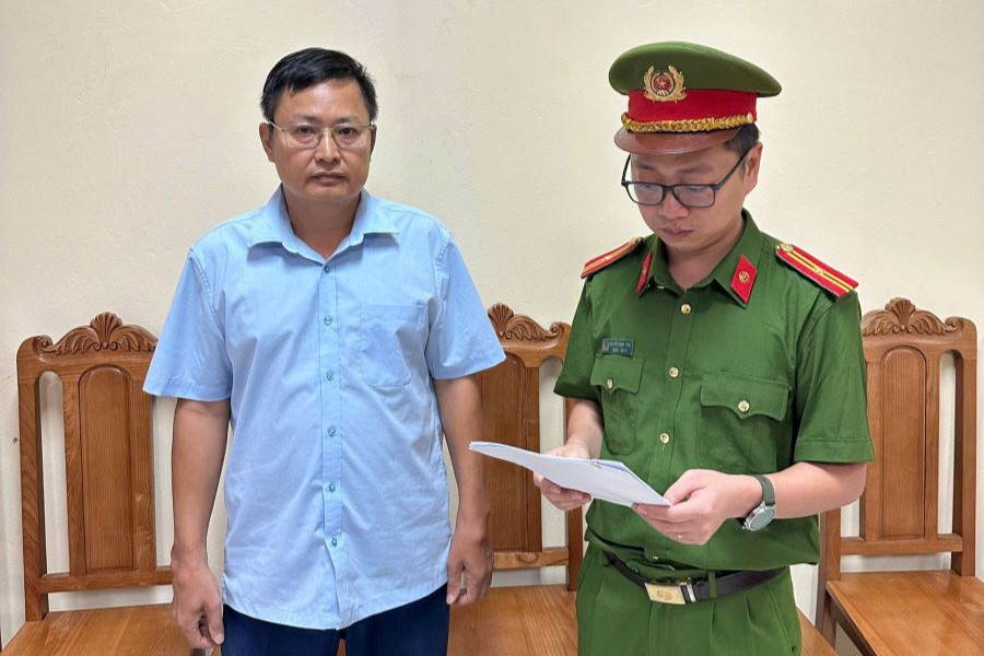 Cơ quan Cảnh sát điều tra công bố Quyết định khởi tố bị can, lệnh cấm đi khỏi nơi cư trú đối với Hoàng Mạnh Dũng.jpg