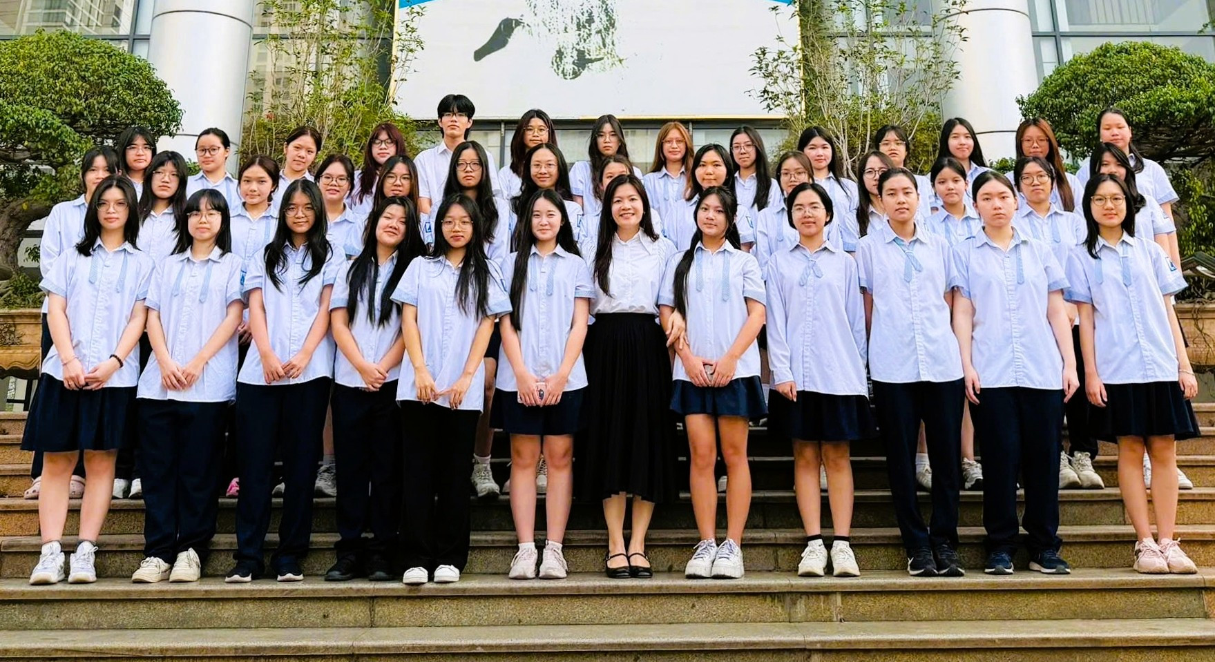 đội tuyển học sinh giỏi Văn của Amsterdam.jpg