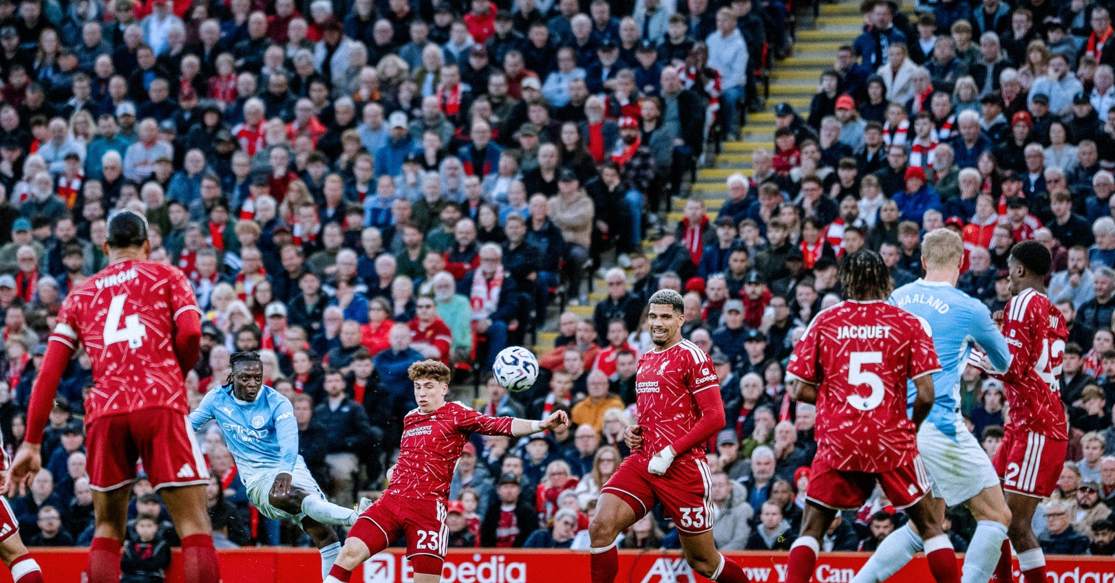 Barcola lập hat-trick, Liverpool thắng kiểu tennis