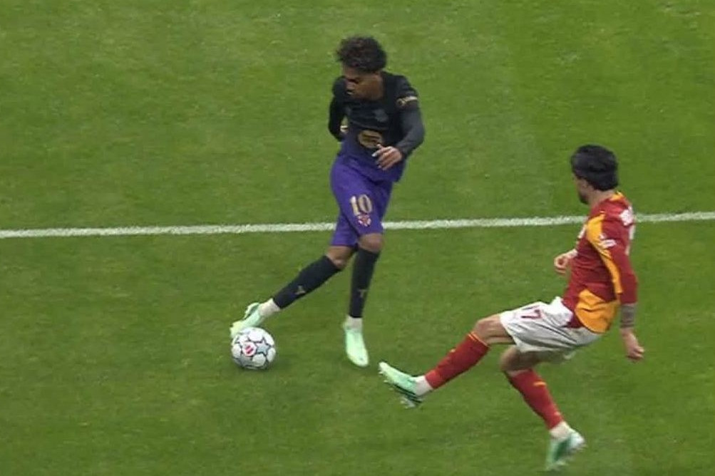 Lamine Yamal gây sốt với pha bóng ảo diệu ở Champions League