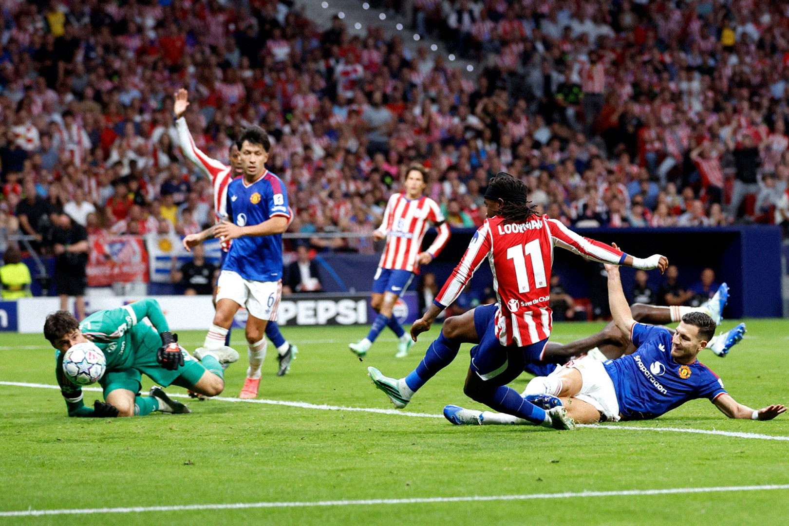Lookman Atletico MU.jpg