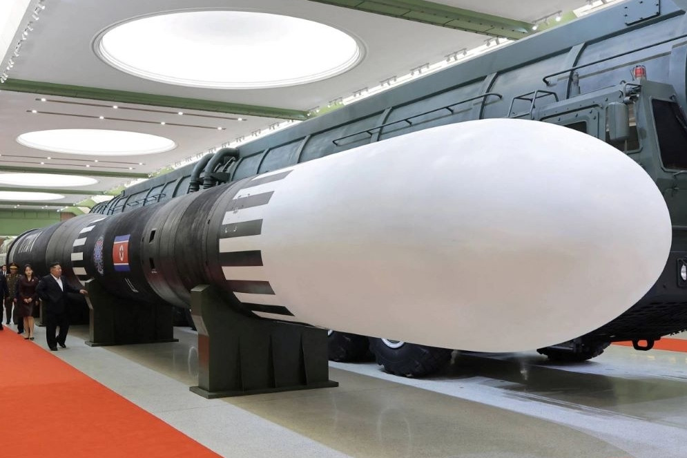 Tên lửa Hwasong-17 công nghệ MIRV, tầm bắn 15.000 km, ‘bao phủ toàn bộ lãnh thổ Mỹ’