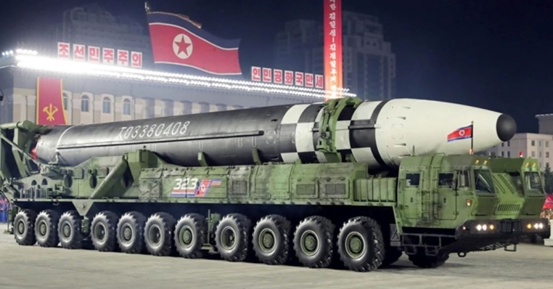 Tên lửa Hwasong-17 công nghệ MIRV, tầm bắn 15.000 km, ‘bao phủ toàn bộ lãnh thổ Mỹ’