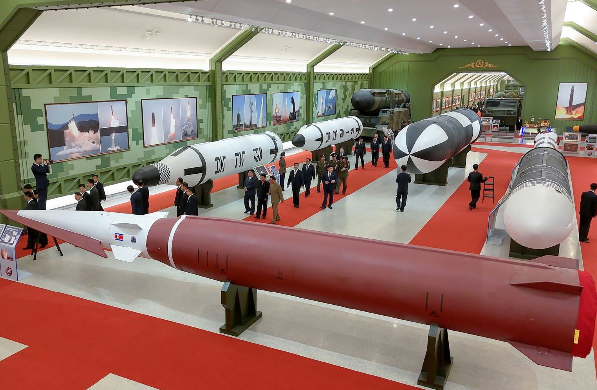 tên lửa Hwasong 20 Triều Tiên 10.jpg