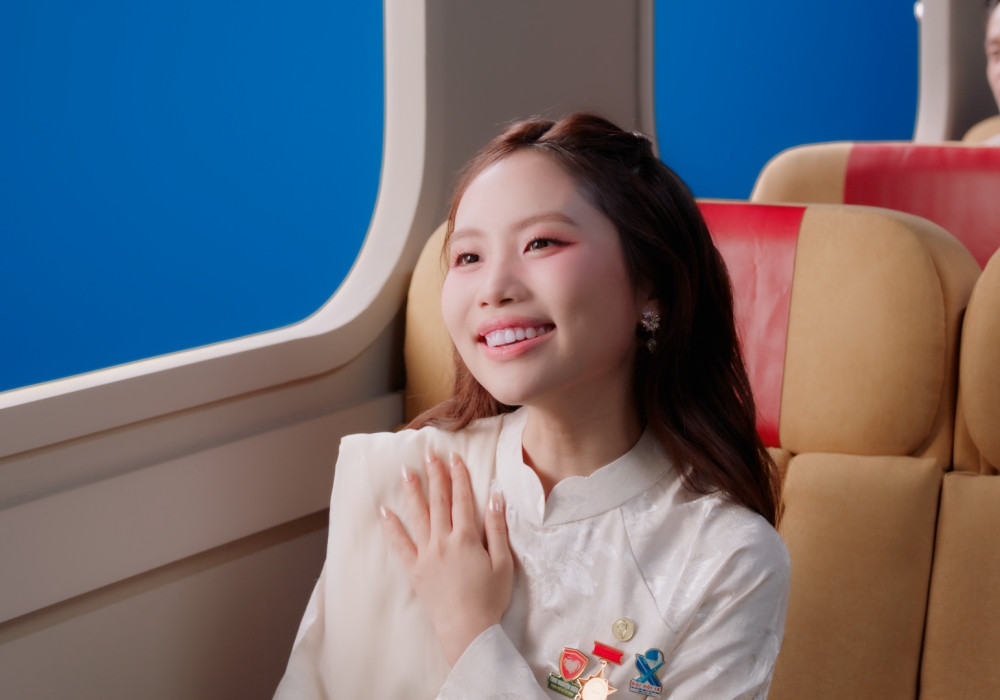https://static-images.vnncdn.net/vps_images_publish/000001/000003/2026/10/15/batch-phuong-my-chi-mv-gao-cua-ta-2-1442.jpg