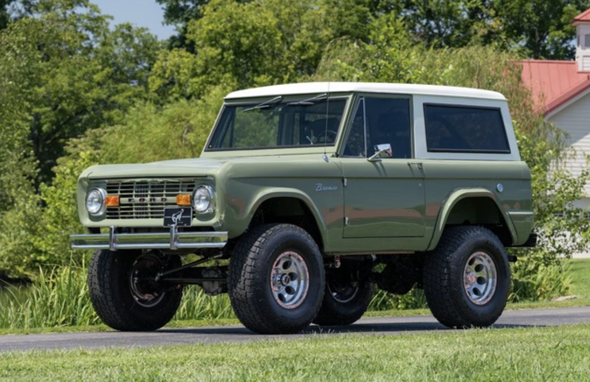 Ford Bronco 1969 phục chế hiện đại với động cơ V8 5.0L, nâng cấp toàn diện