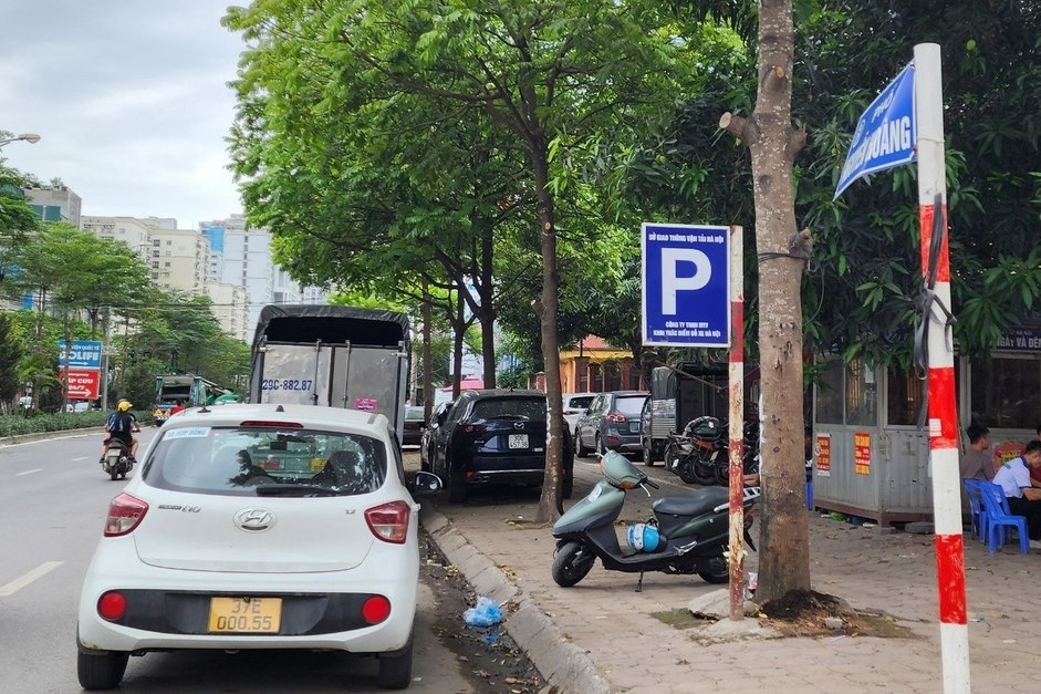 Hà Nội tăng phí trông xe đến 2 lần, 12 tuyến phố thu 50 nghìn đồng/giờ
