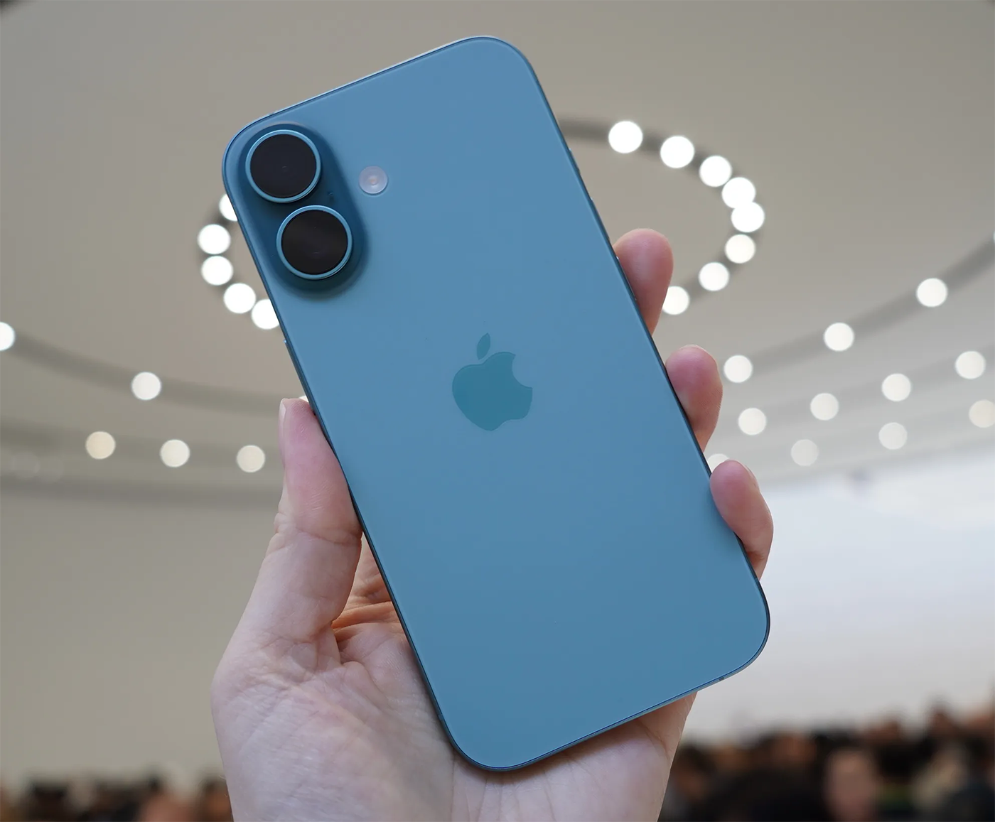 iPhone 16e 5.png