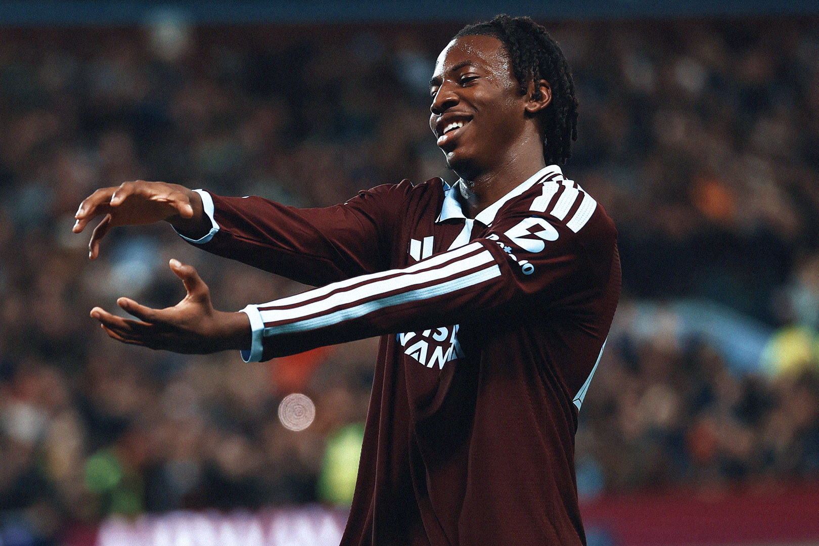 Manzambi Aston Villa Fenerbahce.jpg