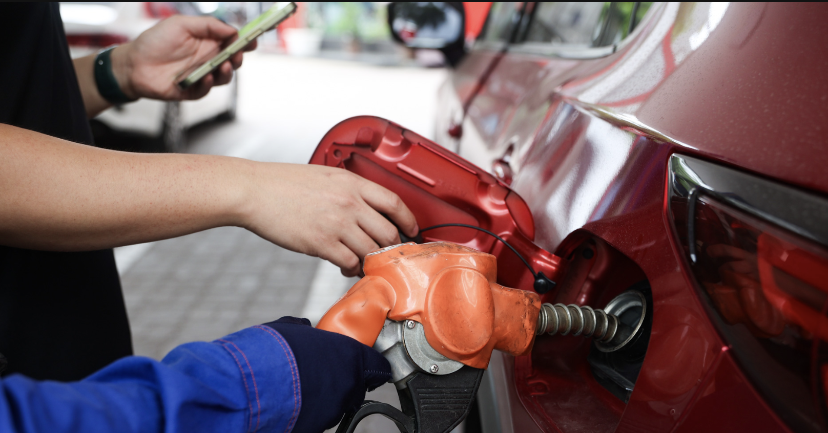 VCCI kiến nghị sửa quy định giá xăng dầu, ‘áp đặt giá bán bất hợp lý’