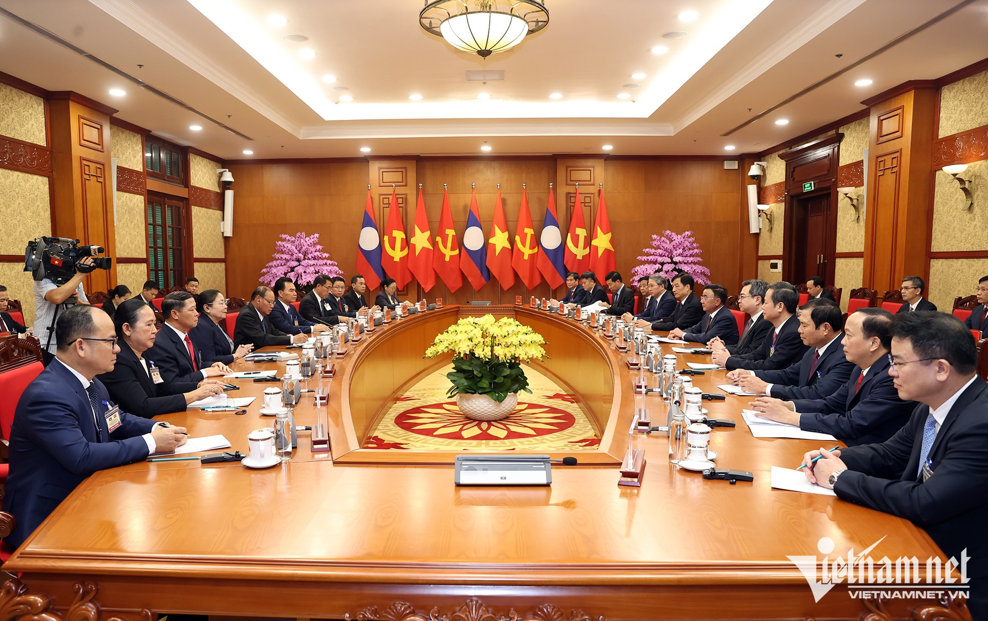 W-Thường trực Ban Bí thư chủ trì Lễ đón chính thức Thường trực Ban Bí thư Trung ương Đảng NDCM Lào.jpg