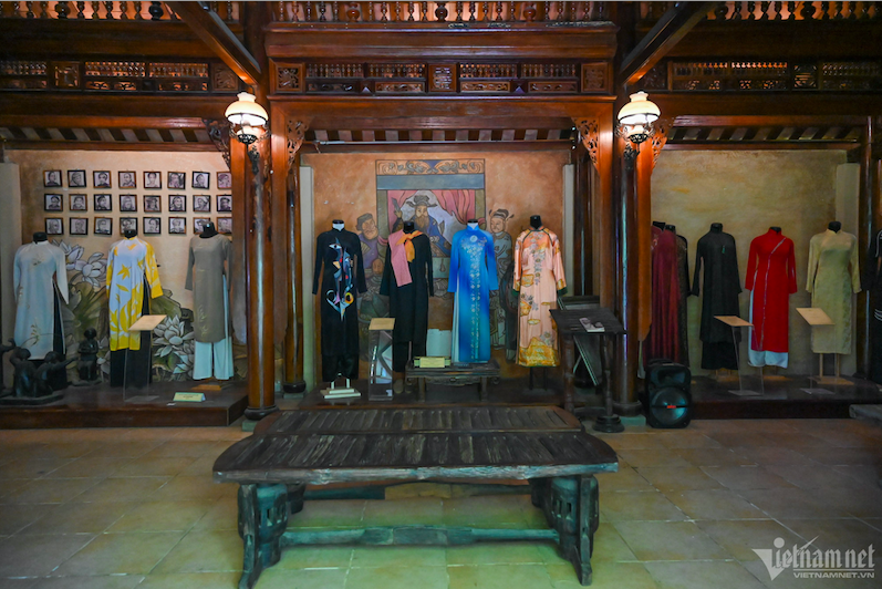 https://static-images.vnncdn.net/vps_images_publish/000001/000003/2026/10/16/ao-dai1-2912.png