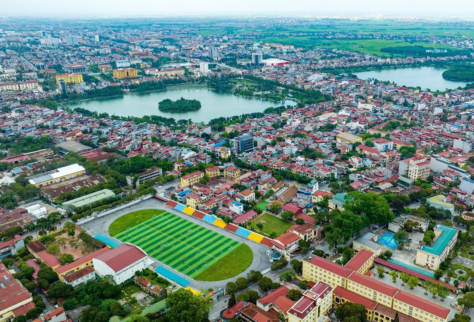 Tỉnh thành duy nhất nào ở miền Bắc không có núi?