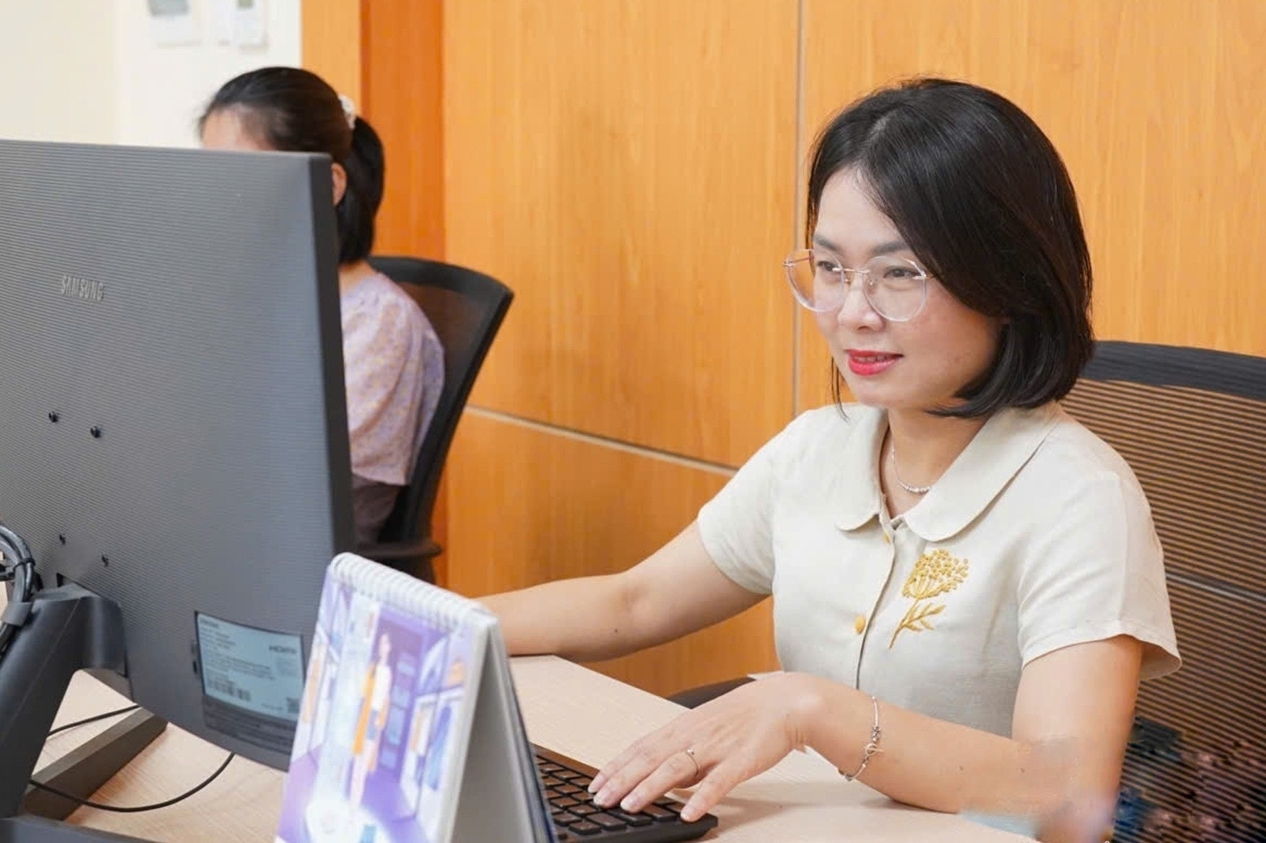Bộ Nội vụ nói rõ căn cứ nâng ngạch công chức cấp xã