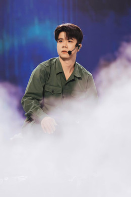 https://static-images.vnncdn.net/vps_images_publish/000001/000003/2026/10/16/dinh-manh-ninh-06-1683.jpg