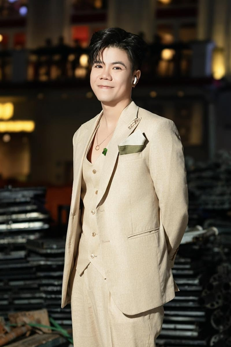 https://static-images.vnncdn.net/vps_images_publish/000001/000003/2026/10/16/dinh-manh-ninh-10-1686.jpg