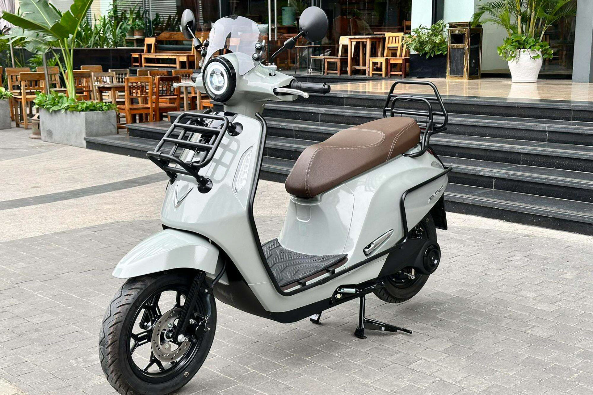 Những món phụ kiện xe máy nào lắp lên có thể ảnh hưởng đến hệ thống điện?