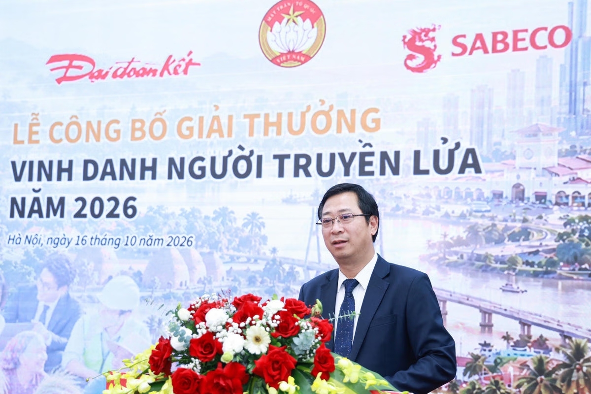 Tìm kiếm 15 ‘người truyền lửa’ có đóng góp nổi bật cho cộng đồng