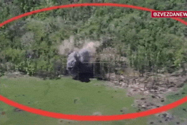 Video pháo binh Nga tập kích điểm triển khai quân của Ukraine ở Kharkiv