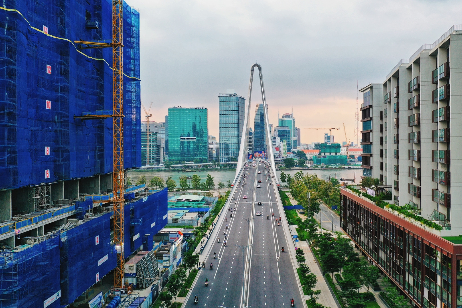 Giá căn hộ mới tăng cao, nhà đầu tư thứ cấp chịu áp lực giảm giá