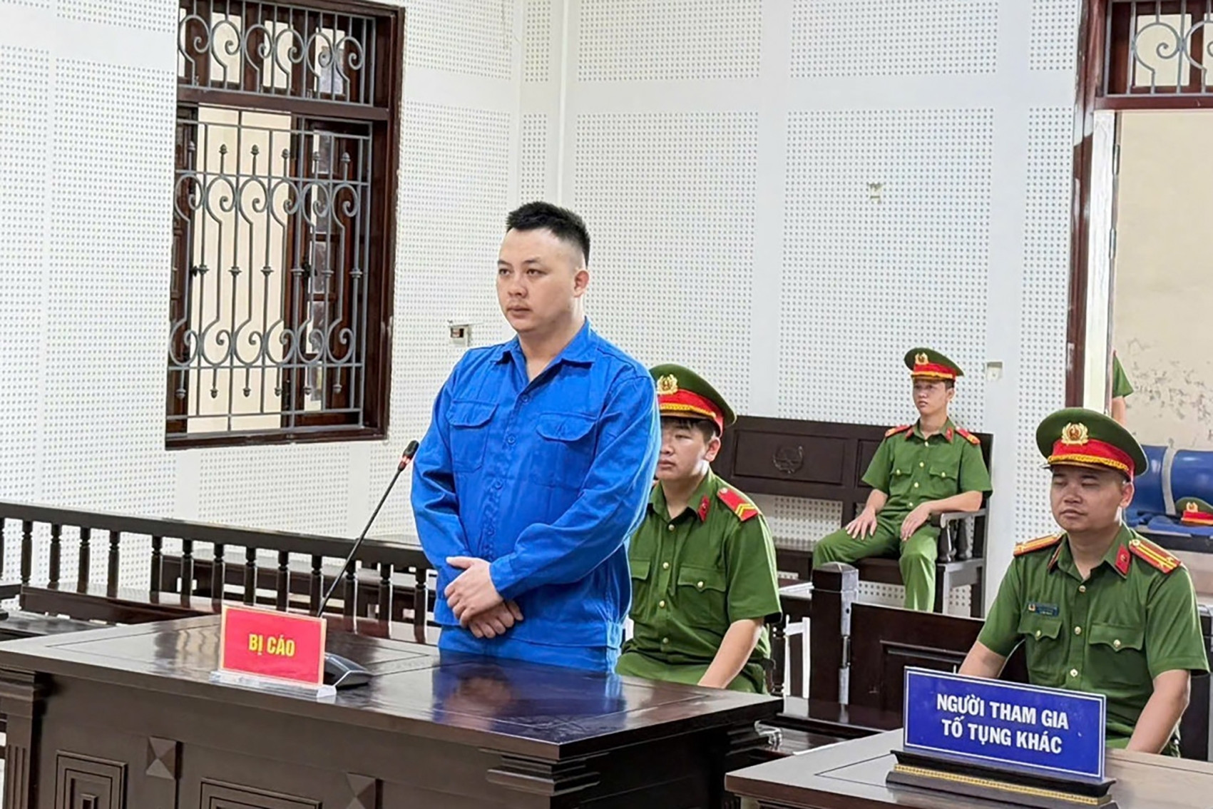 Lừa lấy ô tô của bạn đi cầm cố, rồi trộm lại để trả
