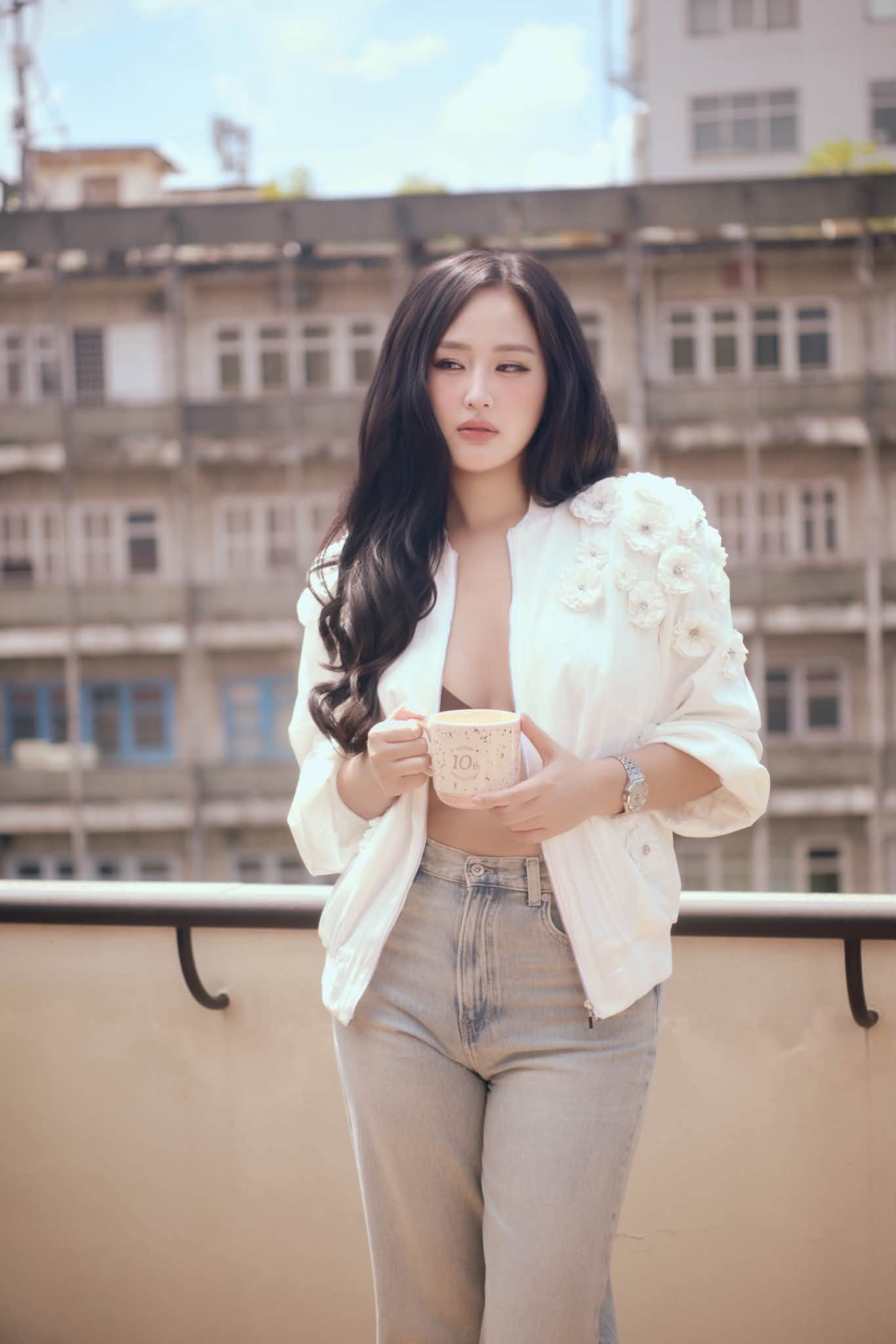 https://static-images.vnncdn.net/vps_images_publish/000001/000003/2026/10/17/maiphuongthuy-1648.jpg