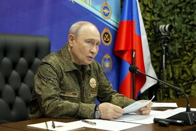 Nga tăng tốc thiết lập vùng đệm an ninh, Mỹ bác tin hạn chế Starshield ở Ukraine
