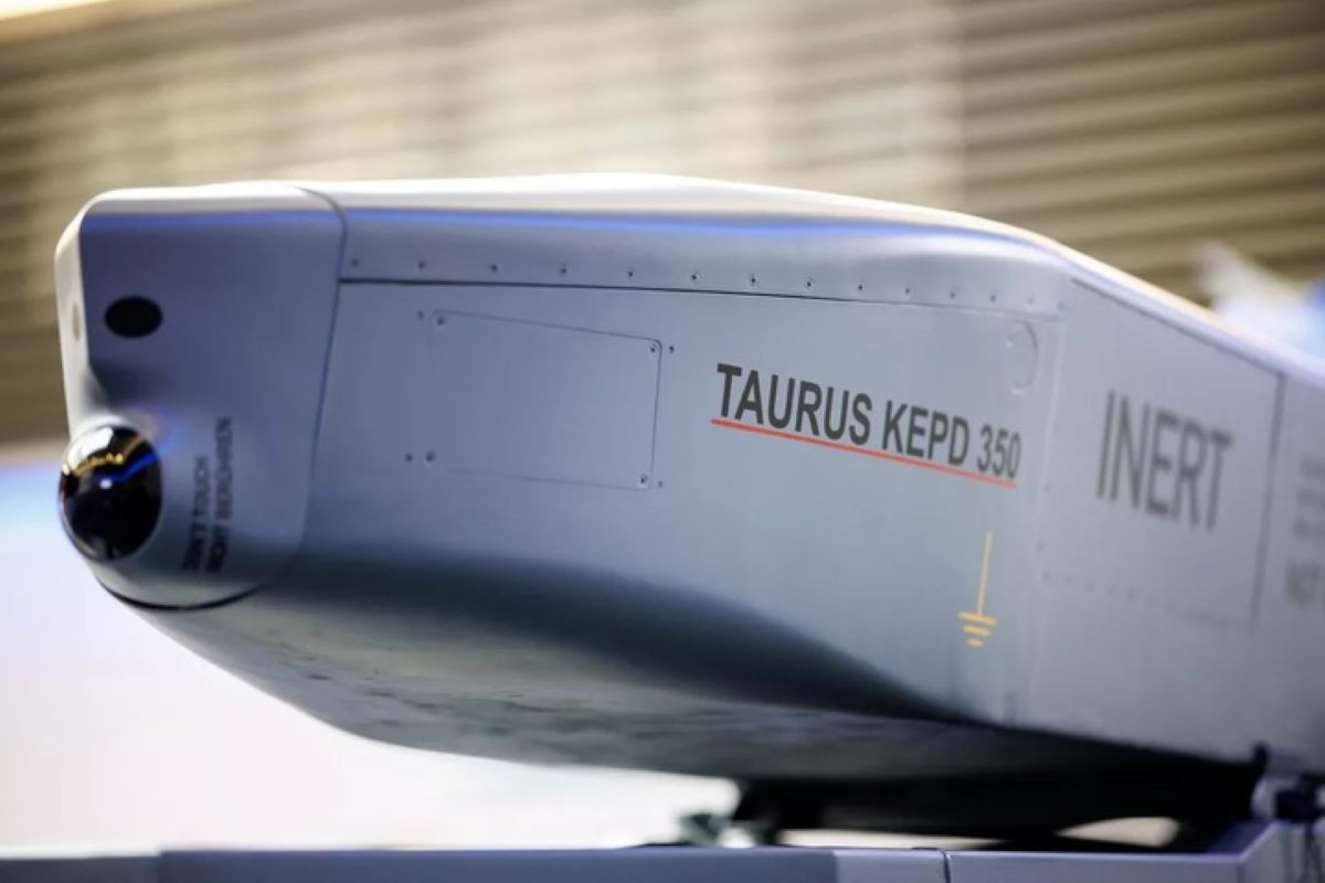 Tên lửa Taurus KEPD 350 Đức 3.jpg