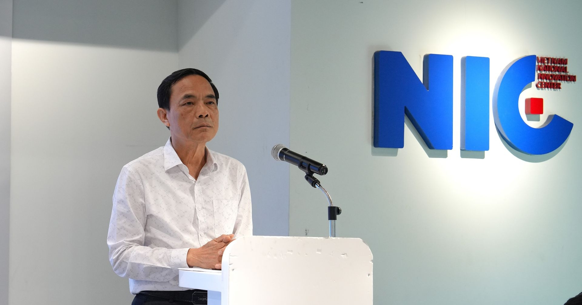Trung tướng Đặng Vũ Sơn: AI hiện nay quá mạnh và đang thành siêu trí tuệ