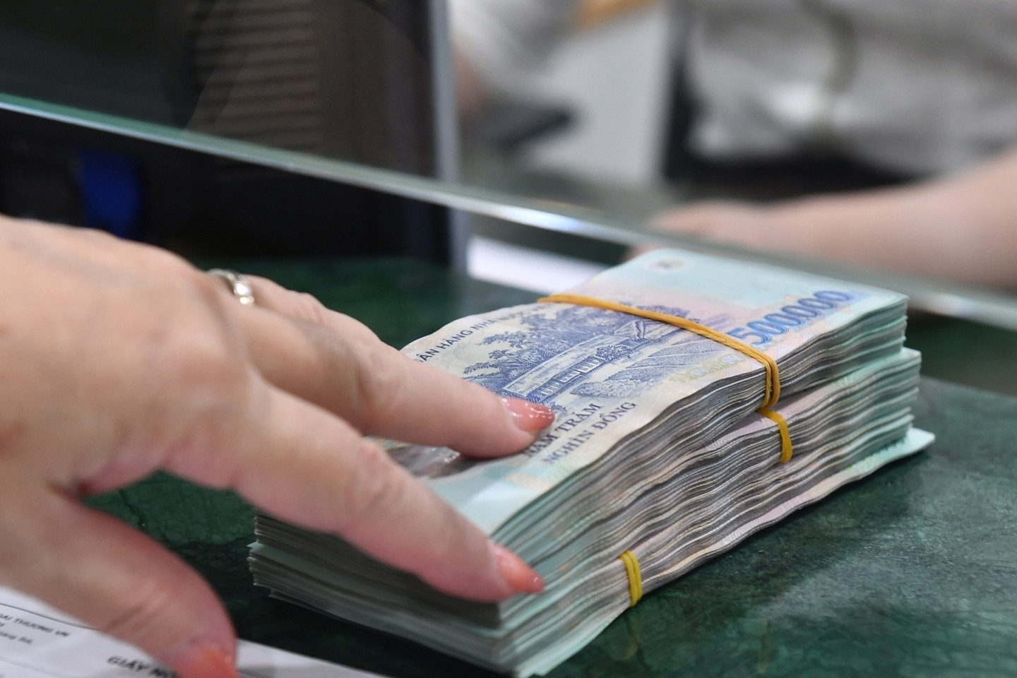 Chuyển gần 400m2 sang đất ở, bị tính tăng hơn 500 triệu: Người phụ nữ thắng kiện