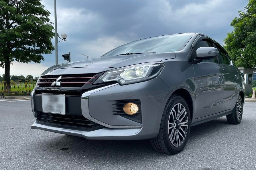 Ngân hàng rao bán cả lô 5 xe ô tô Mitsubishi giá khởi điểm chỉ như 1 xe mới