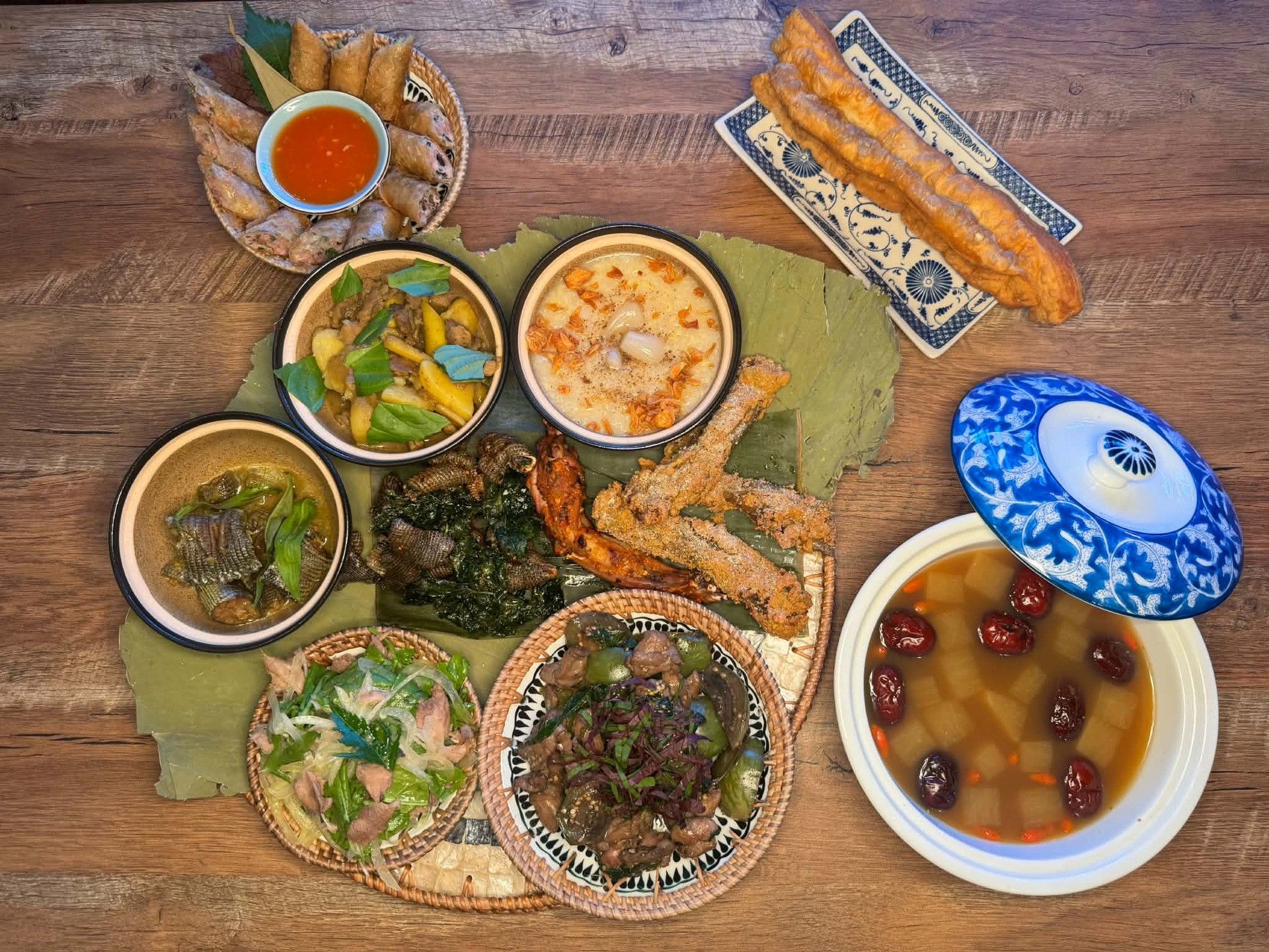 https://static-images.vnncdn.net/vps_images_publish/000001/000003/2026/10/18/quan-viet-o-my-2461.jpeg