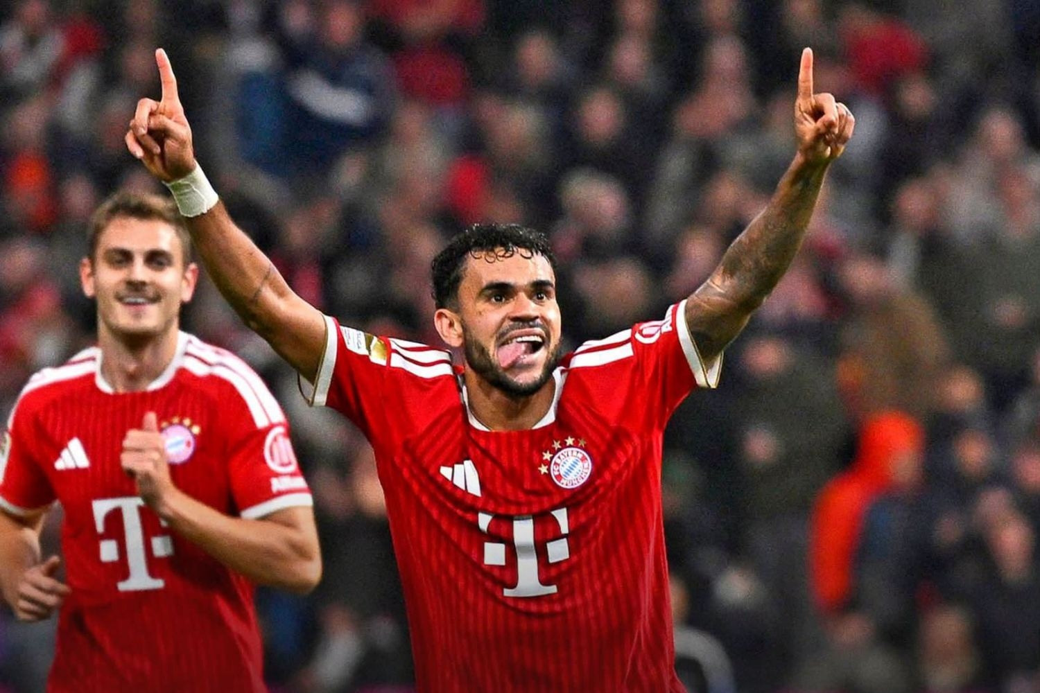 'Song tấu' Kane - Diaz giúp Bayern Munich thắng kiểu tennis