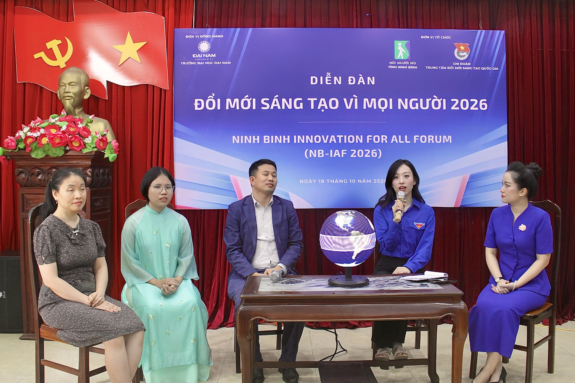 Ảnh toạ đàm.jpg