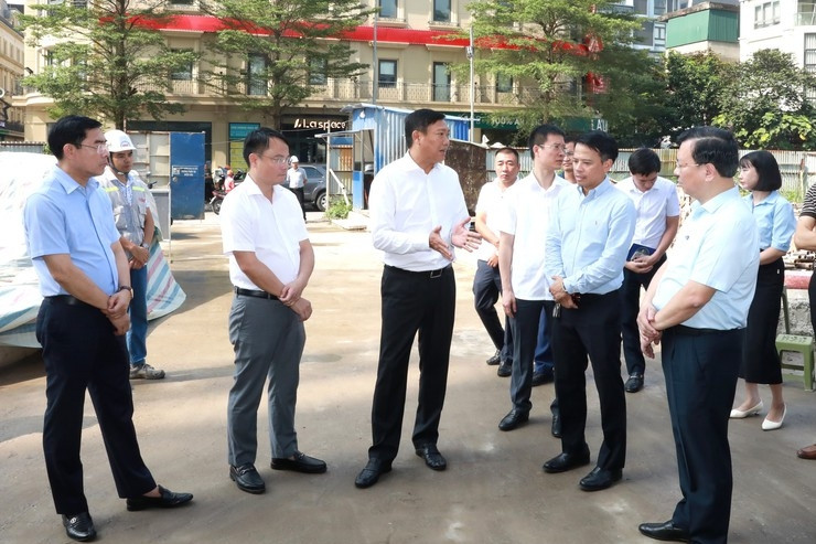 Hà Nội yêu cầu đẩy nhanh bàn giao nhà, bảo đảm điều kiện sống cho người dân