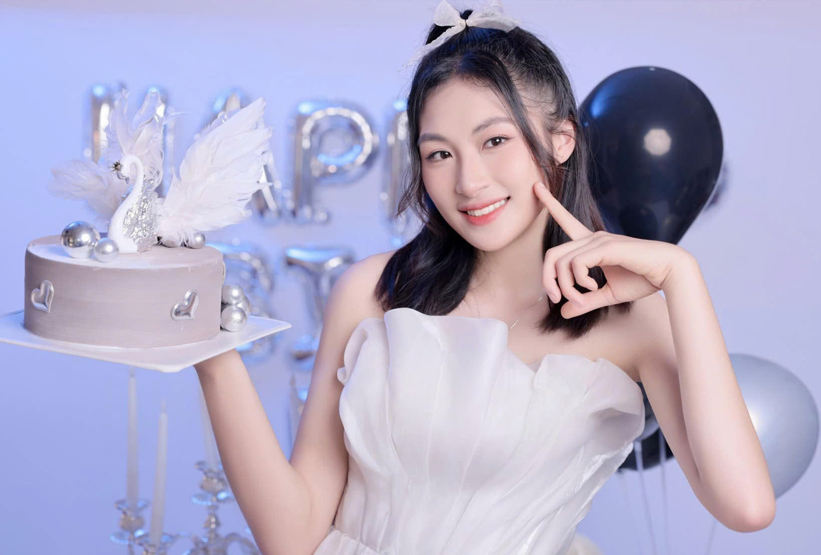 kieu oanh top.jpg