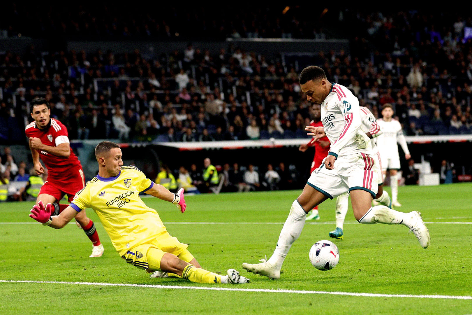 Mbappe Real Madrid Sevilla.jpg