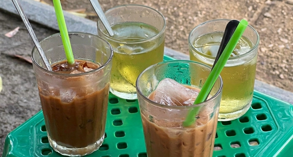 Thói quen uống trà và cà phê hằng ngày có ảnh hưởng đến thận không?