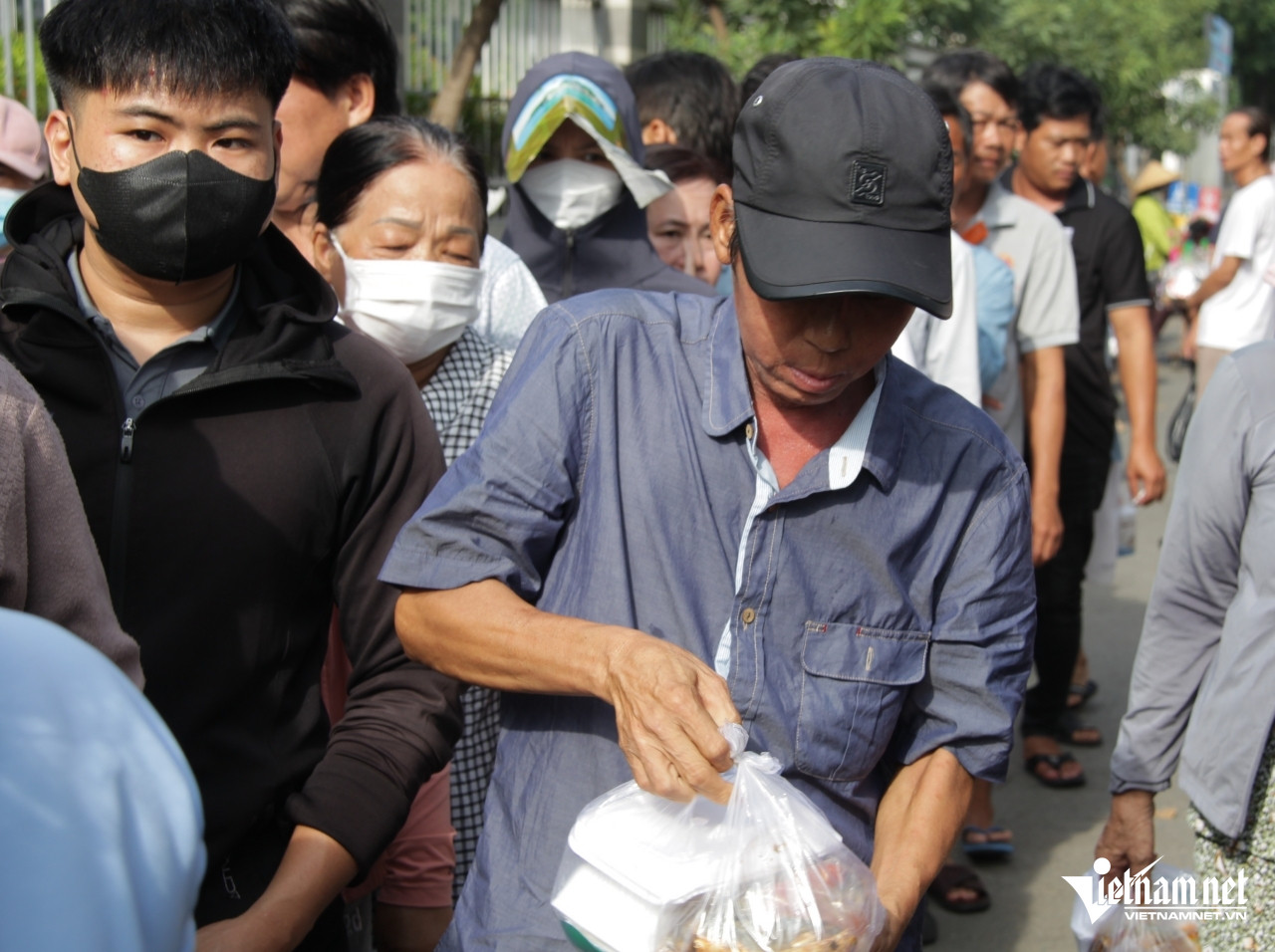 https://static-images.vnncdn.net/vps_images_publish/000001/000003/2026/10/19/w-thien-nguyen-4jpg-3146.jpg