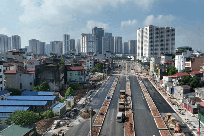 Cận cảnh tuyến Vành đai 2,5 vừa thông xe kỹ thuật qua loạt khu đô thị “nhà giàu”