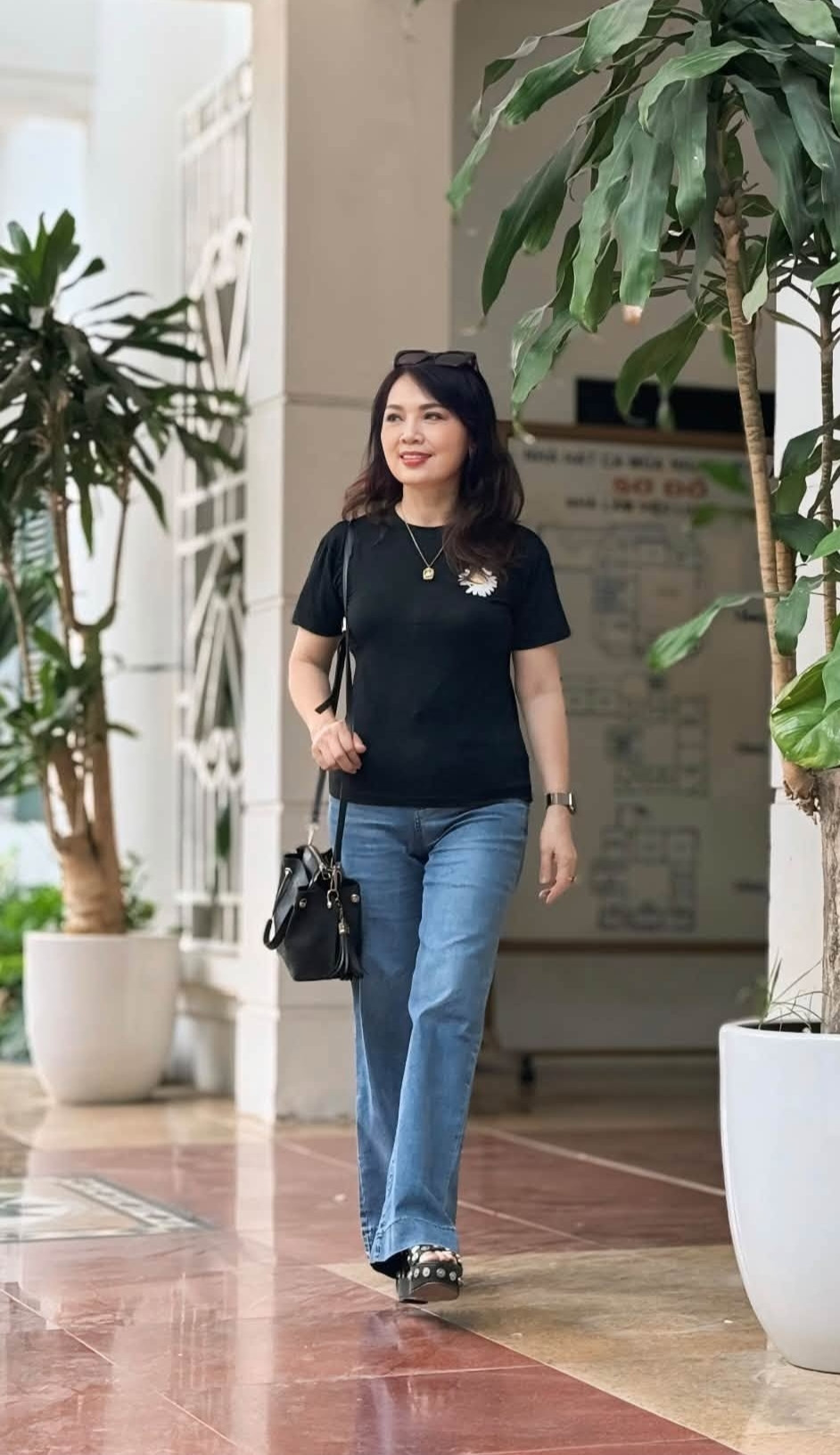 https://static-images.vnncdn.net/vps_images_publish/000001/000003/2026/10/2/hoa-hau-ngoc-han-len-chuc-nsnd-thai-bao-tre-dep-tuoi-62-2613.jpg