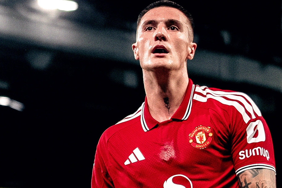 MU xem xét bán Benjamin Sesko cho Juventus