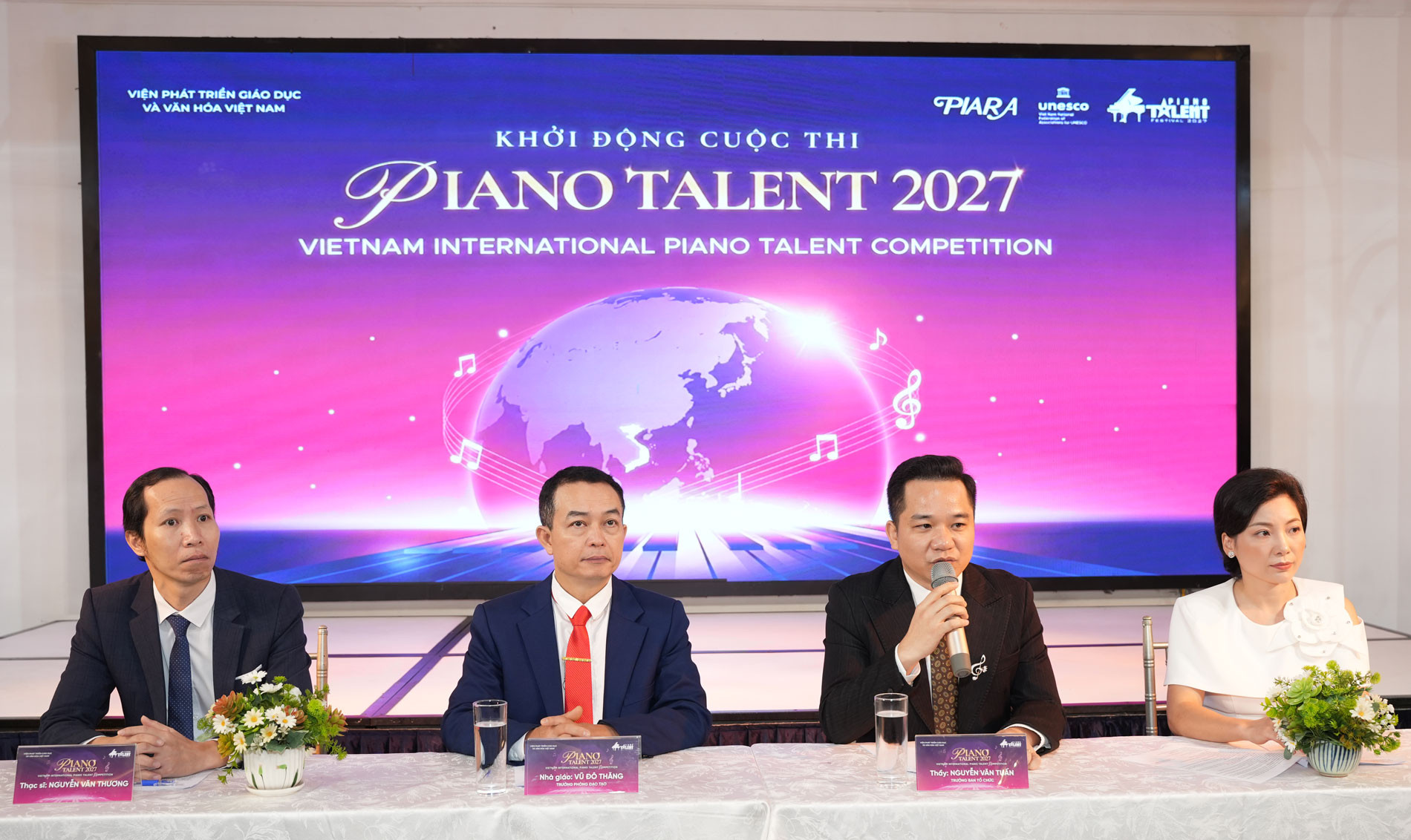 piano1.jpg