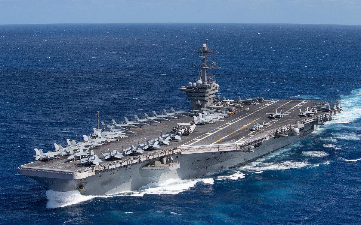 tau san bay USS Theodore Roosevelt Wikimedia.jpg