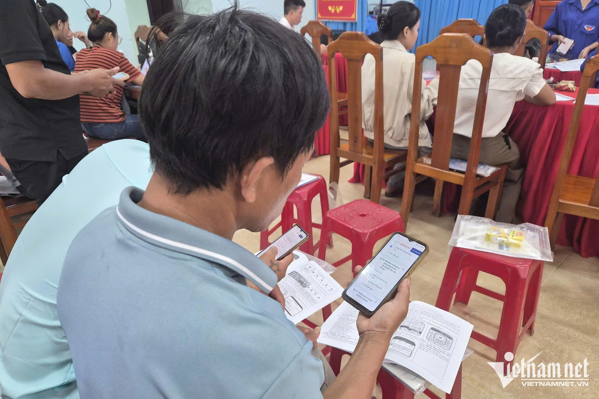 W-binh dan hoc vu so   thanh pho Hue.jpg